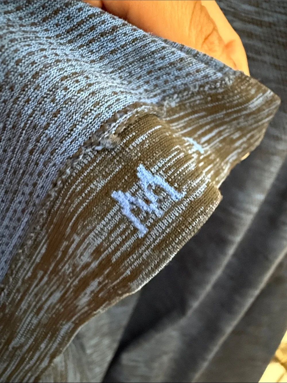 Lululemon men’s Metal Vent Tech Long Sleeve Henley